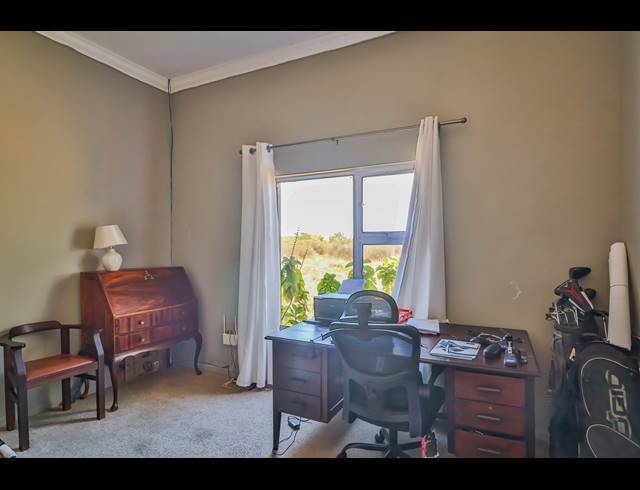 4 BEDROOM HOUSE FOR SALE IN LONG ACRES COUNTRY ESTATE